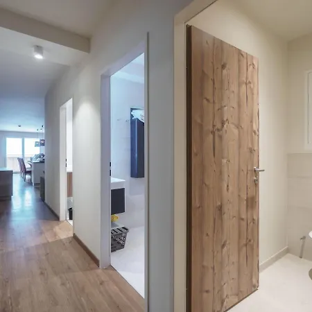 Spacious In With Shared Sauna דירה *